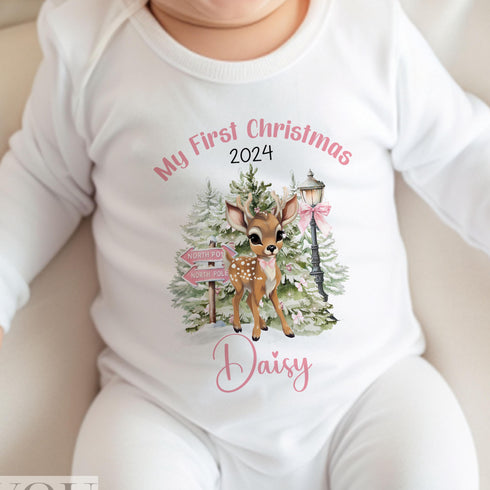 Babies' First Christmas Outfit - Personalised White Bodysuit, Sleepsuit, Bib, and T-shirt - Cute Pink Reindeer Design - Newborn Gift Set