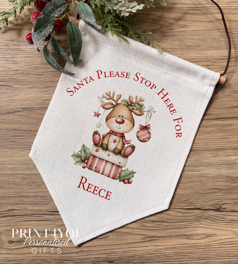 Personalised Santa Please Stop Here Banner – Cute Reindeer Christmas Flag, Linen Wall Hanging, Kids Xmas Decoration